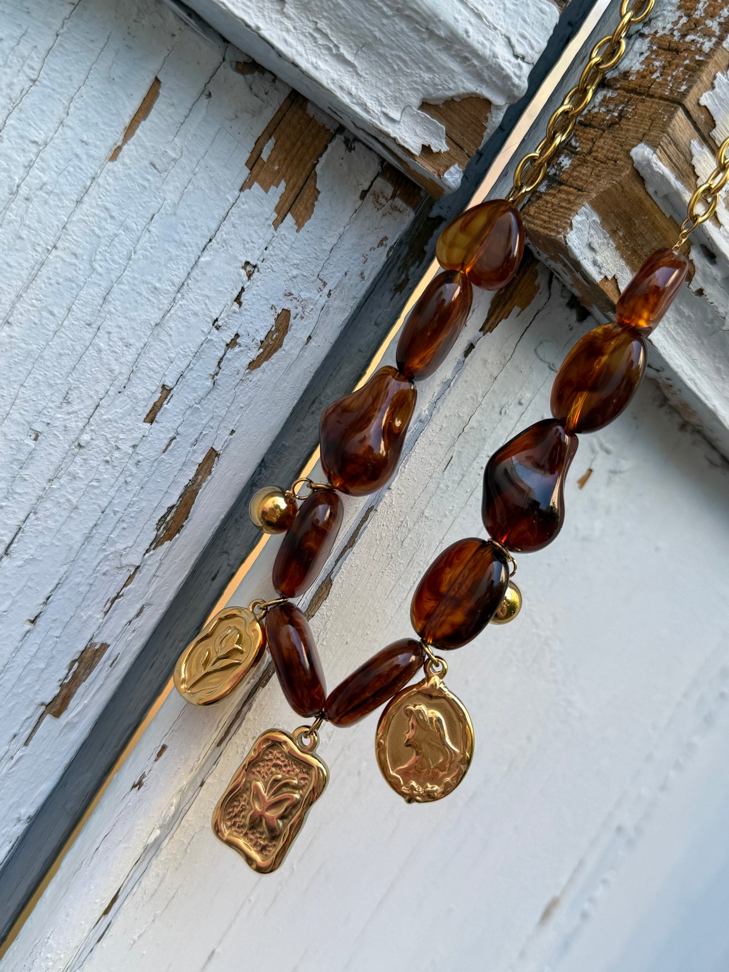 AMBER NECKLACE