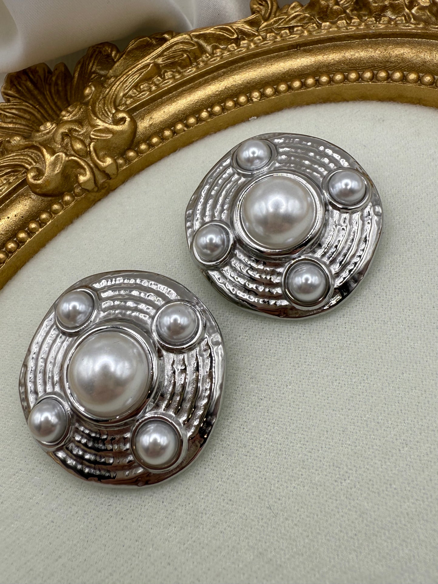 PEARL SILVER