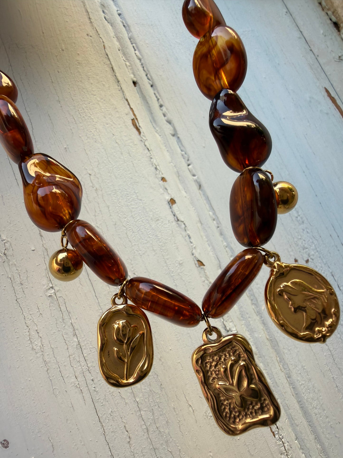 AMBER NECKLACE
