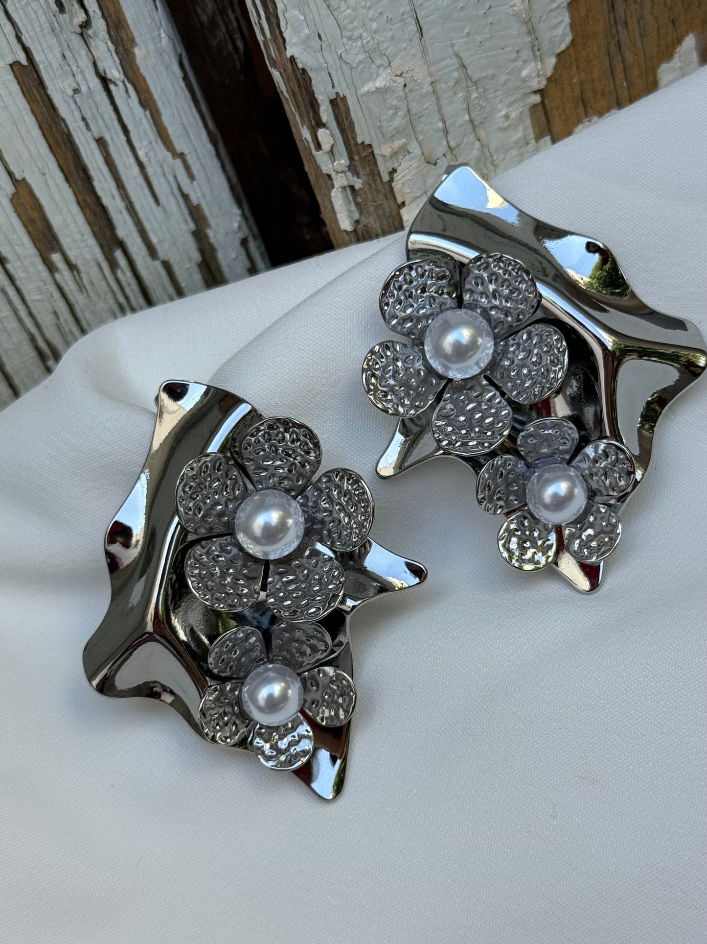 PEARL BLOSSOM  SILVER